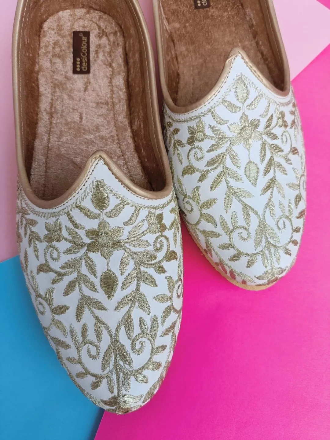 DESI COLOUR Men Embroidered Slip-On Ethnic Mojaris