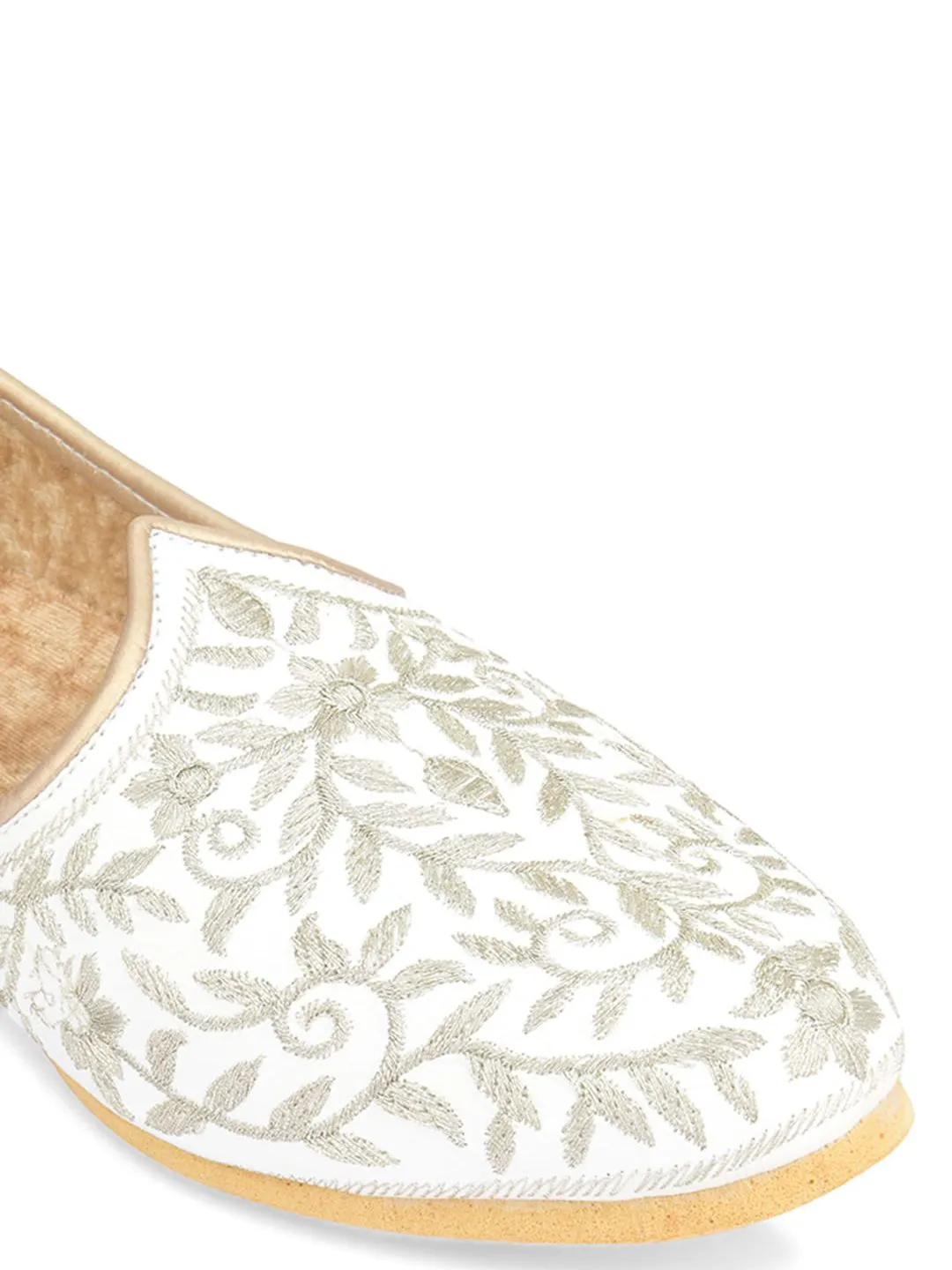 DESI COLOUR Men Embroidered Slip-On Ethnic Mojaris