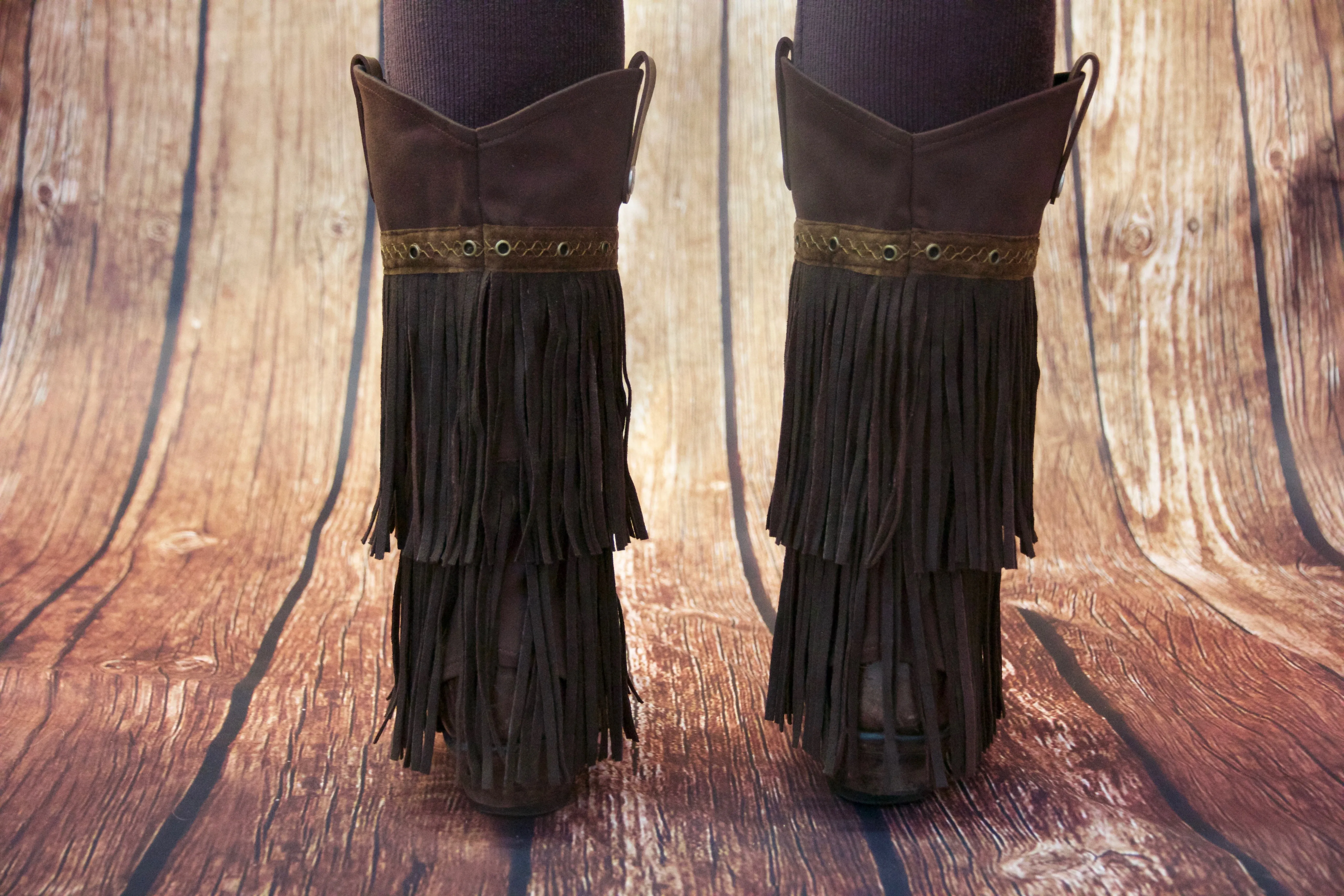 Fringe Eyelet - Brown