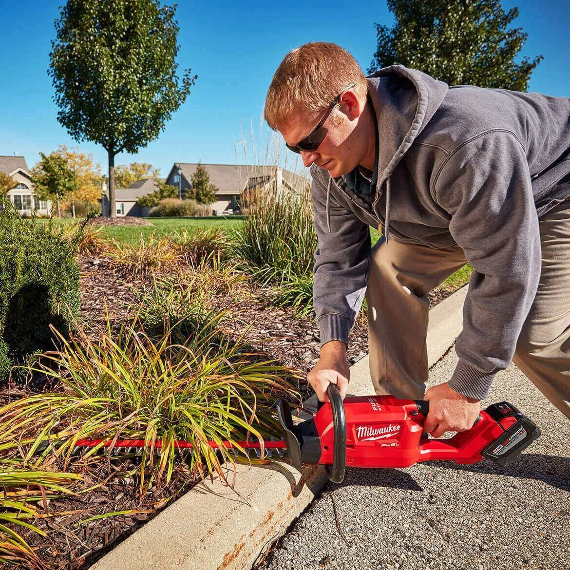 Milwaukee 2726-80 M18 FUEL 18V 3/4" Cordless Hedge Trimmer - Bare, Reconditioned