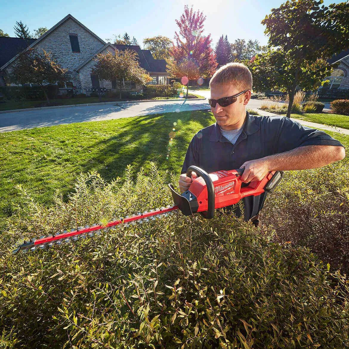 Milwaukee 2726-80 M18 FUEL 18V 3/4" Cordless Hedge Trimmer - Bare, Reconditioned